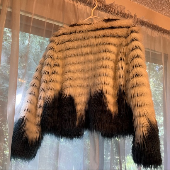 GLAMOROUS Faux Fur Jacket - Picture 3 of 3